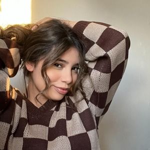 Meet your Posher, Gabriela